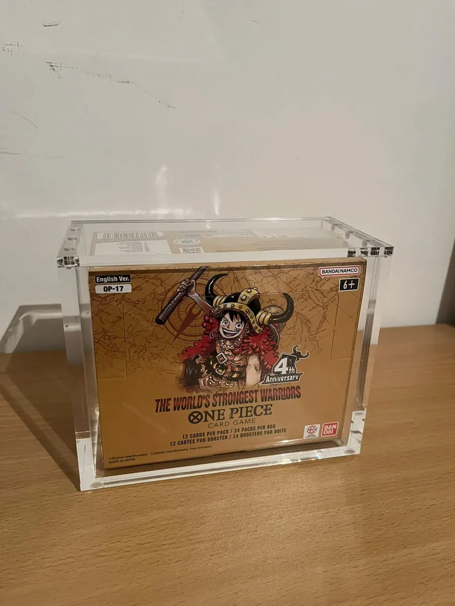 Display One Piece TCG dans une boîte de protection acrylique Treasure Sealed